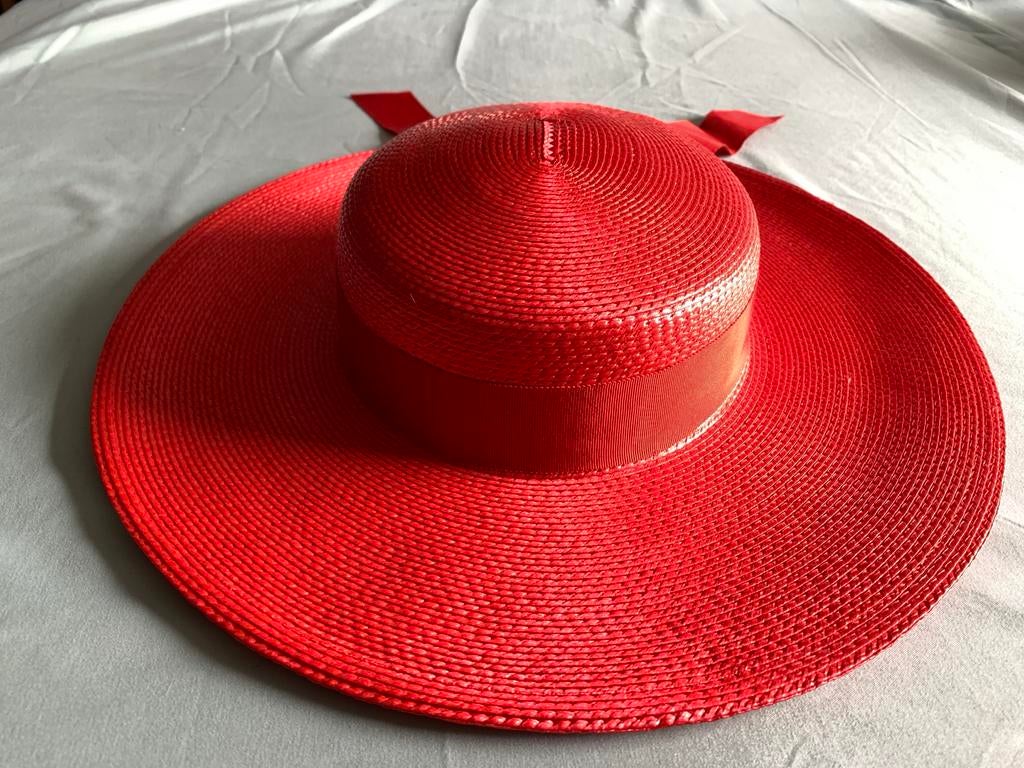 Vintage rode hoed met lint van Bermona Trend London, Ophalen of Verzenden, Gedragen, 56 of 57 cm (M, 7 of 7⅛ inch), Hoed