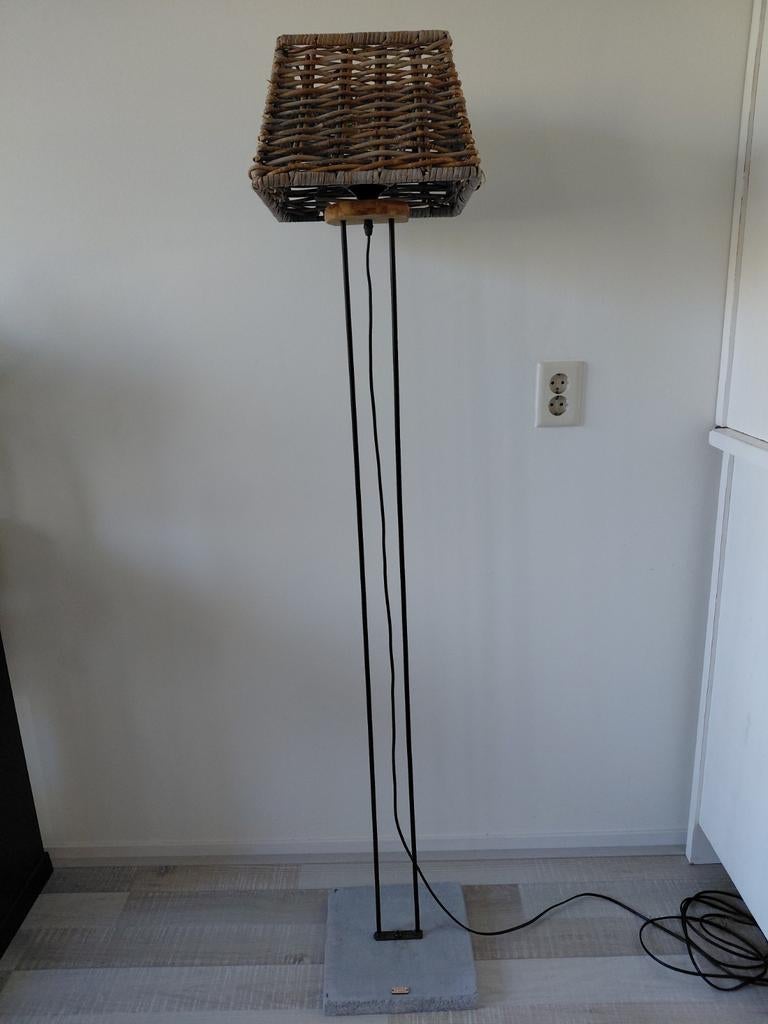Unieke staande lamp, Ophalen, Metaal, 150 tot 200 cm