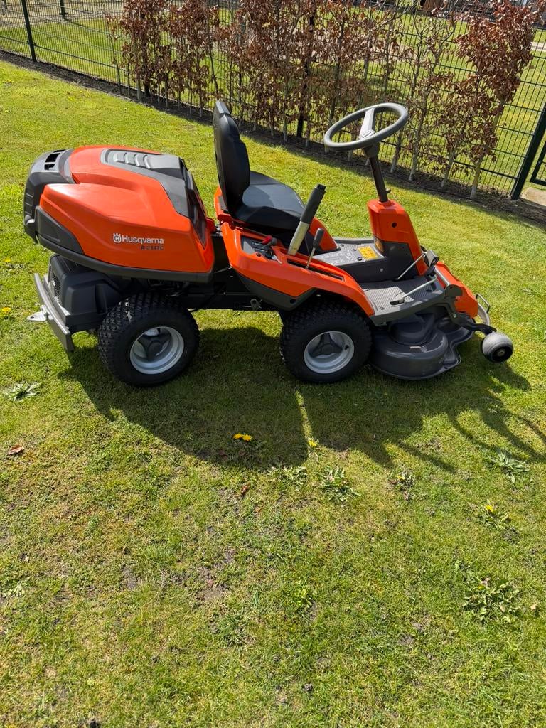 Super mooie husqvarna r214tc zitmaaier grasmaaier, Tuin en Terras, Zitmaaiers, Ophalen, Zo goed als nieuw