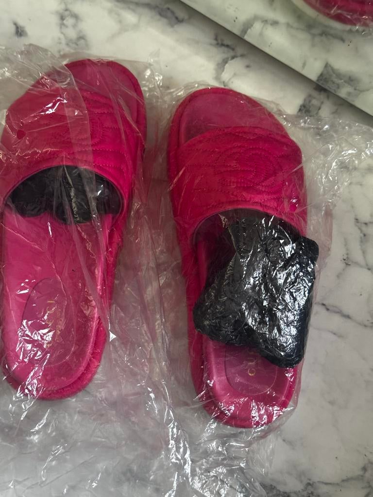 Roze Gucci slippers, Ophalen of Verzenden, Nieuw, Roze, Slippers