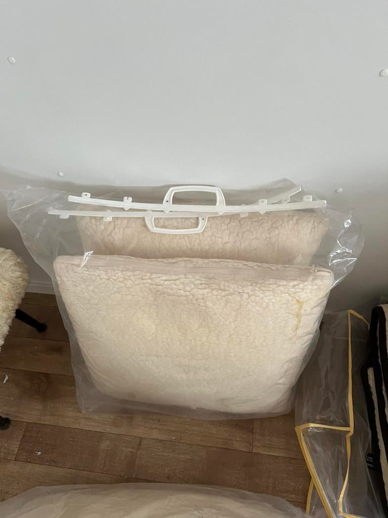 2 echt echt wol kussens nieuw 55x55., Huis en Inrichting, Slaapkamer | Beddengoed, Eenpersoons, Wit, Ophalen of Verzenden, Zo goed als nieuw