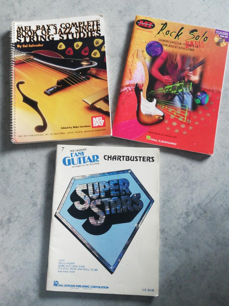 3 gitaarboeken met voordrachtstukken, Gitaar, Les of Cursus, Ophalen of Verzenden, Zo goed als nieuw
