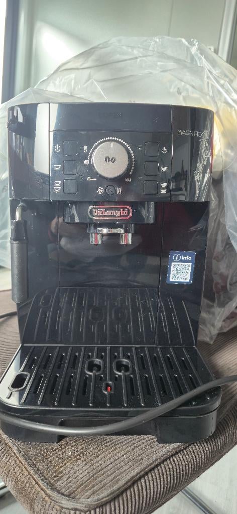 Delonghi ECAM11.112.B, Witgoed en Apparatuur, Koffiezetapparaten, Ophalen of Verzenden, Zo goed als nieuw, Koffiemachine