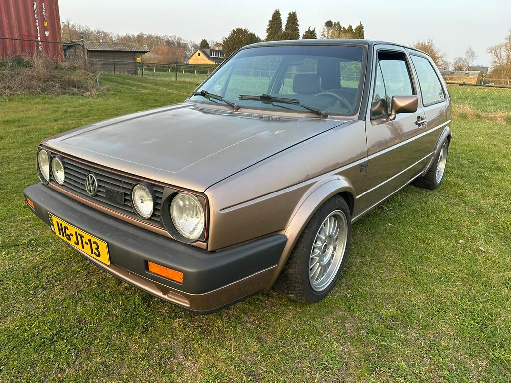 Volkswagen Golf 2 1.8 GTI 1984 Bruin, Voorwielaandrijving, Stof, USB, 4 cilinders