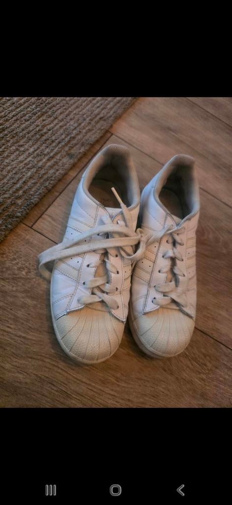 Adidas schoen (maat 37.5), Ophalen of Verzenden, Zo goed als nieuw, Sneakers of Gympen