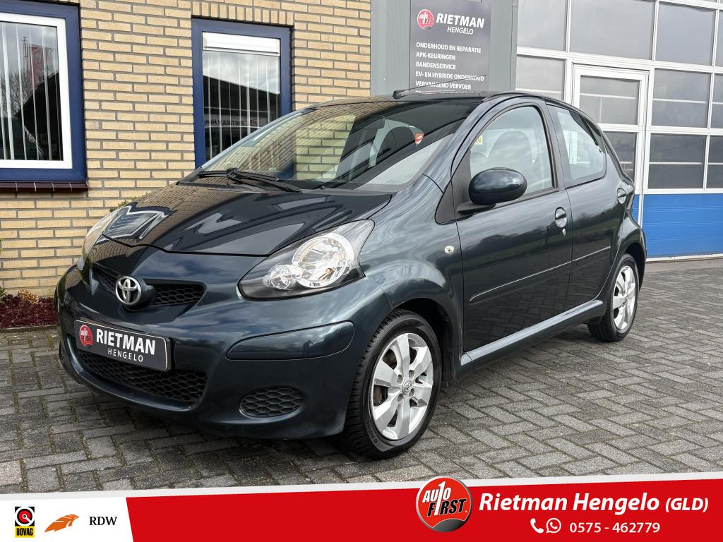 Toyota Aygo 1.0-12V Cool (bj 2011), Euro 5, Gebruikt, 4 stoelen, 68 pk