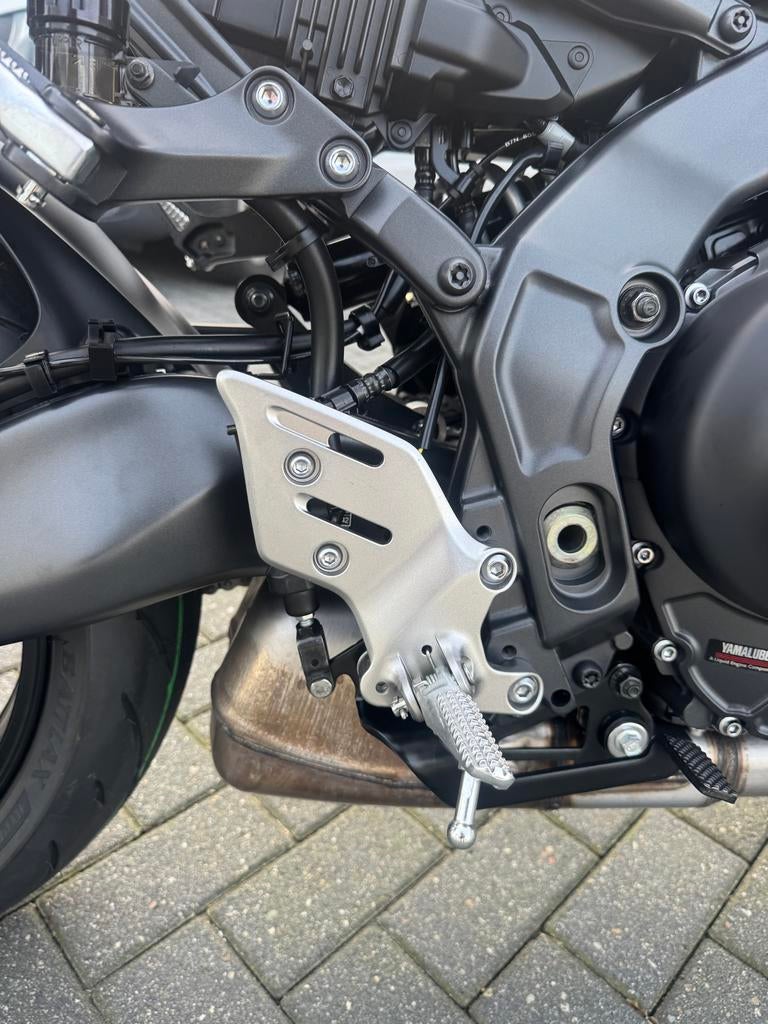 Voetsteunen Yamaha MT09 2021-2024, Ophalen