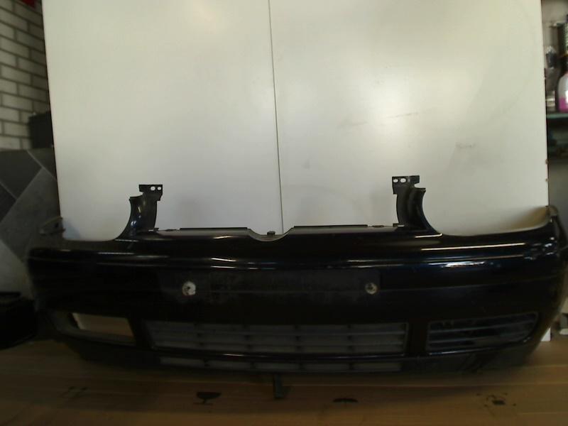 Bumper Voor Volkswagen Golf IV (1J1) (1997-10/2004-05), Auto-onderdelen, Gebruikt, Volkswagen, Volkswagen AG, Kundenbetreuung@volkswagen.de