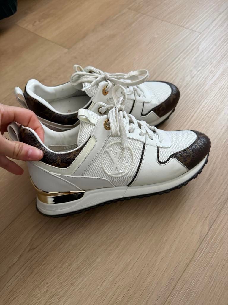 Louis Vuitton Run Away Sneakers dames | maat 36, Kleding | Dames, Schoenen, Ophalen, Zo goed als nieuw, Wit, Sneakers of Gympen