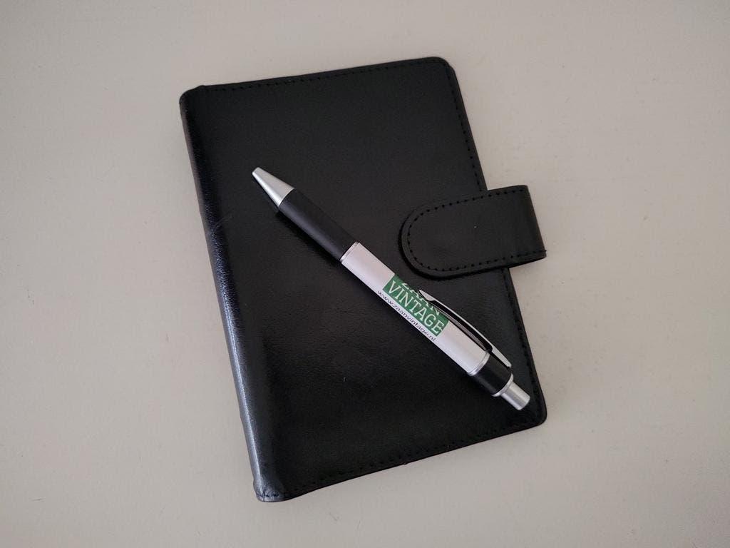 K665 agenda organizer zwart leder model senior 95x150 mm, Onbekend, Ophalen of Verzenden, Zo goed als nieuw, Onbekend