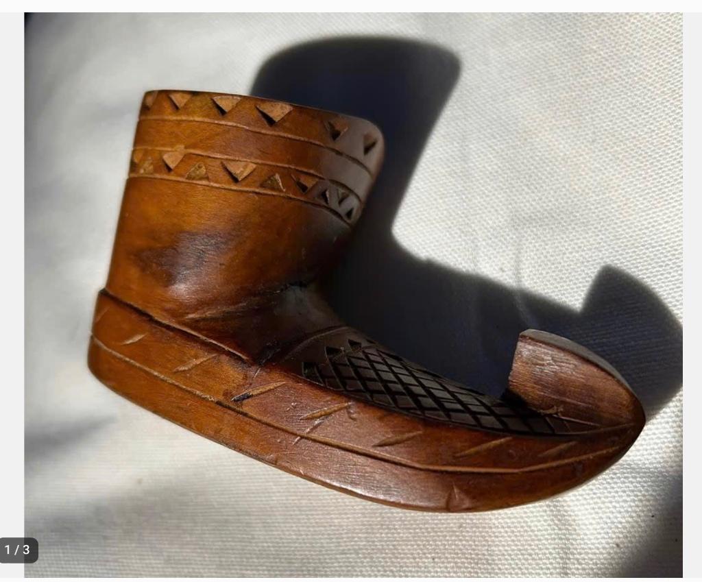 Een traditionele Joegoslavische Opanak-schoen., Antiek en Kunst, Ophalen of Verzenden