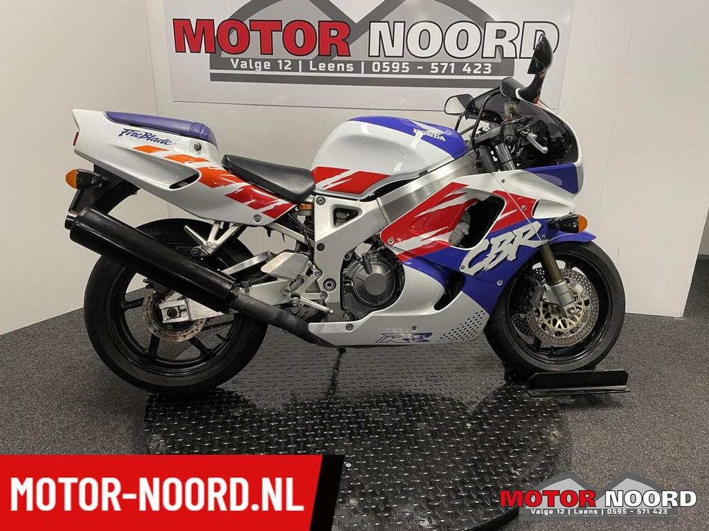 Honda CBR 900RR Fireblade SC28 1e model 1992 CBR900