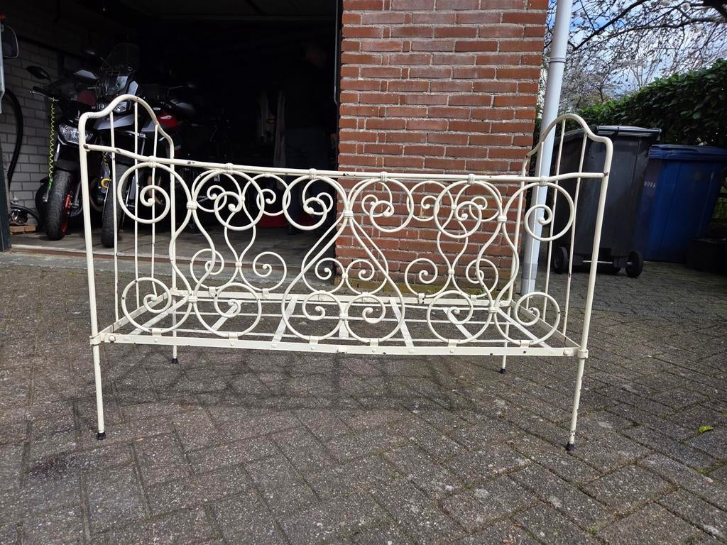 Antieke kinderledikant, Ophalen of Verzenden, Gebruikt, Ledikant