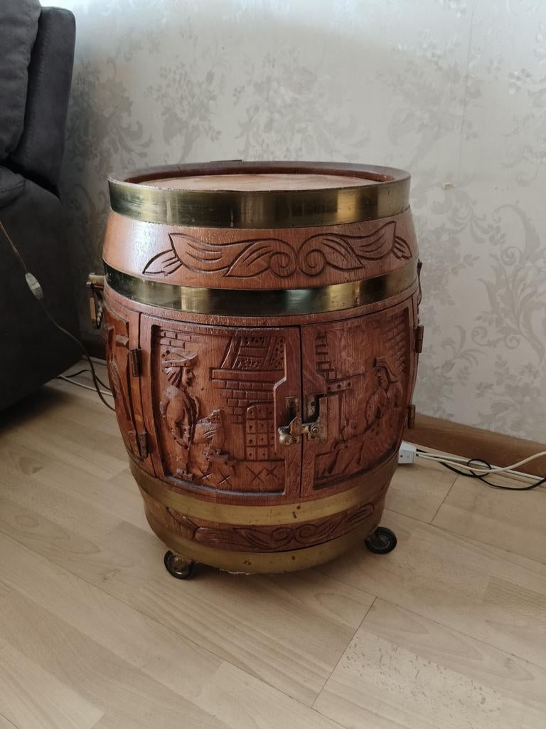 Vintage Wijnton Kastje met Messing Details, Ophalen