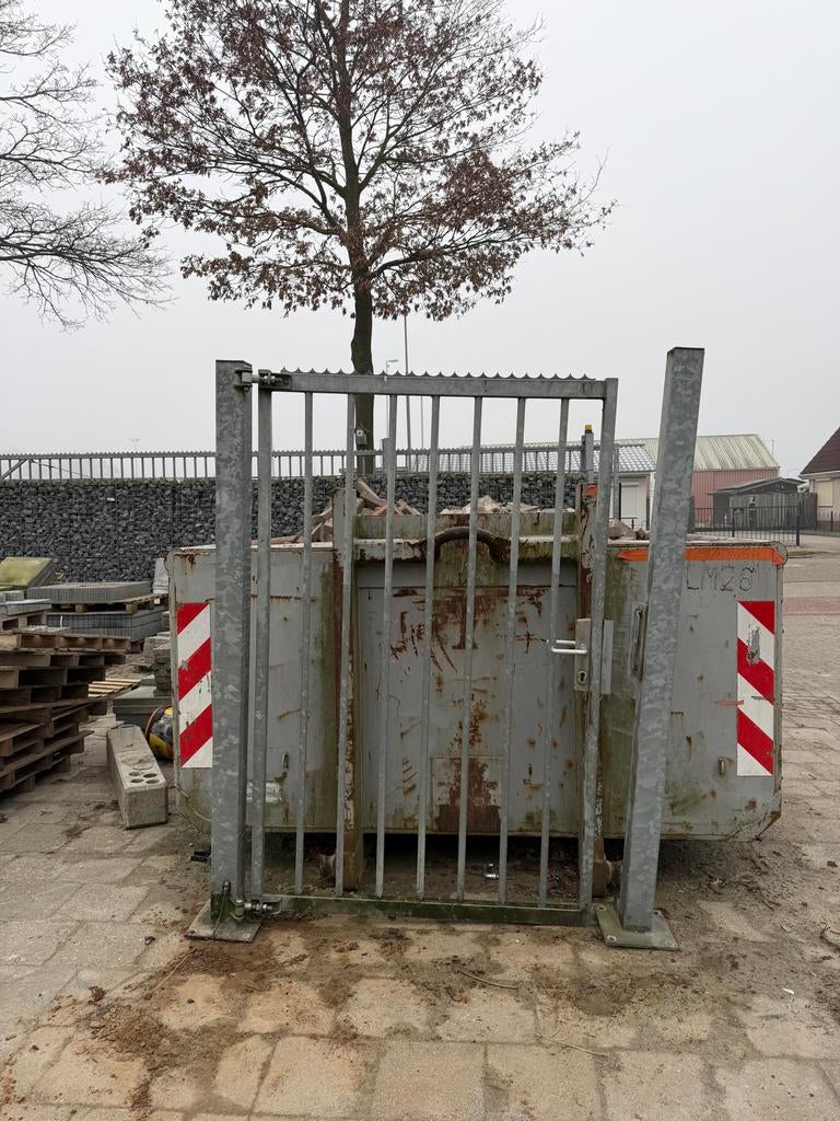 Spijlen poort 130cm doorgang, 205cm hoog, Tuin en Terras, Tuinhekken en Hekwerk, Gebruikt, Spijlenhekwerk, IJzer, Met poort, Ophalen of Verzenden