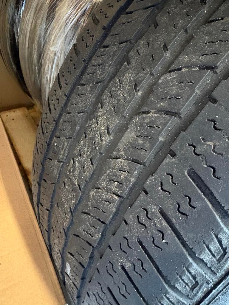 Set velgen met banden Dodge Ram 1500 2022 20 inch, Auto-onderdelen, Ophalen, Gebruikt, 275 mm, Banden en Velgen