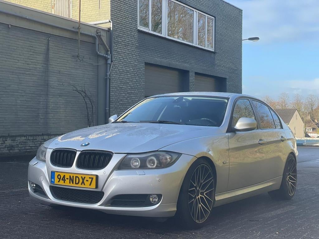 BMW 3-Serie2.0 318 2010 NAVI NAP KEURIG NWE APK, Auto's, Origineel Nederlands, Bedrijf, Handgeschakeld, 1335 kg