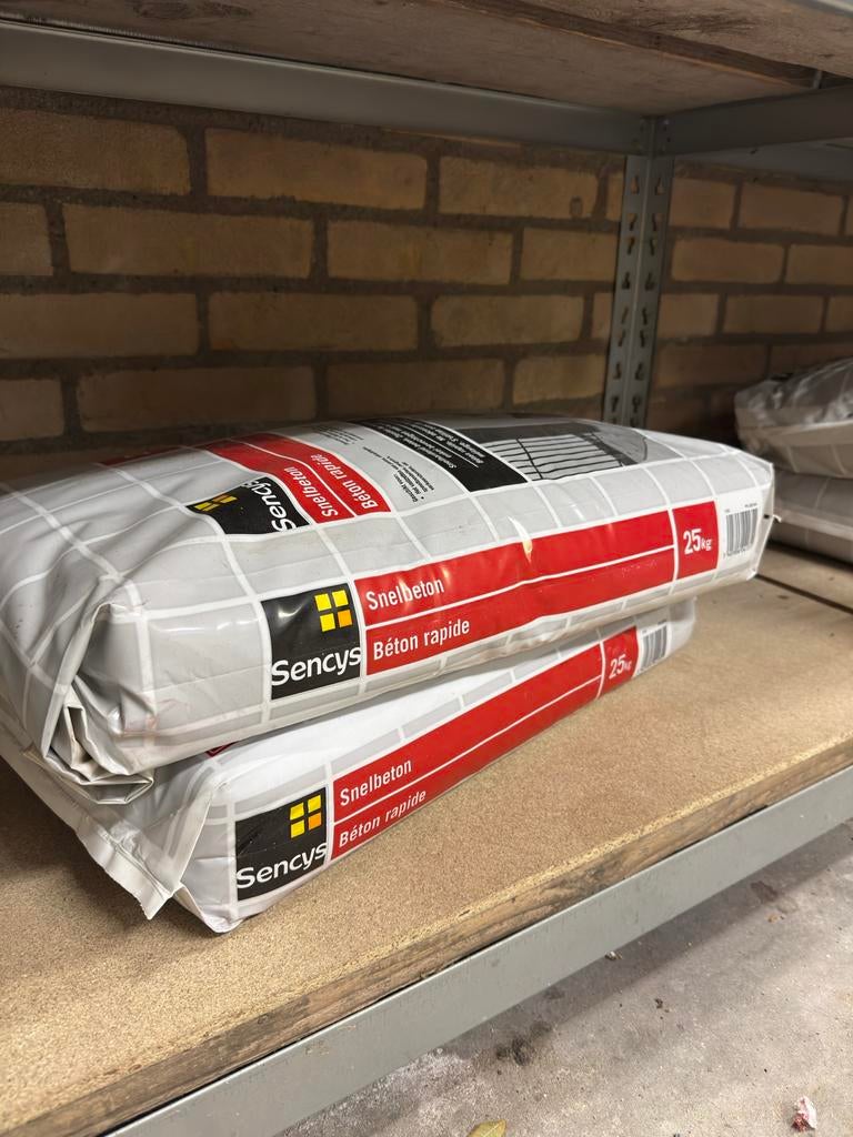4 zakken Sencys snelbeton 25kg, Doe-het-zelf en Verbouw, Overige Doe-het-zelf en Verbouw, Ophalen, Nieuw