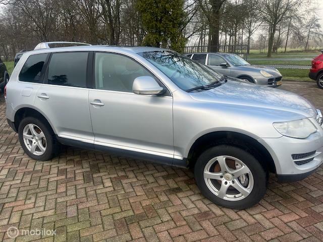 Volkswagen Touareg 3.0 TDI HEEFT LANG STIL GESTAAN LOOPT NIE, Auto's, Automaat, Gebruikt, 2296 kg, Origineel Nederlands