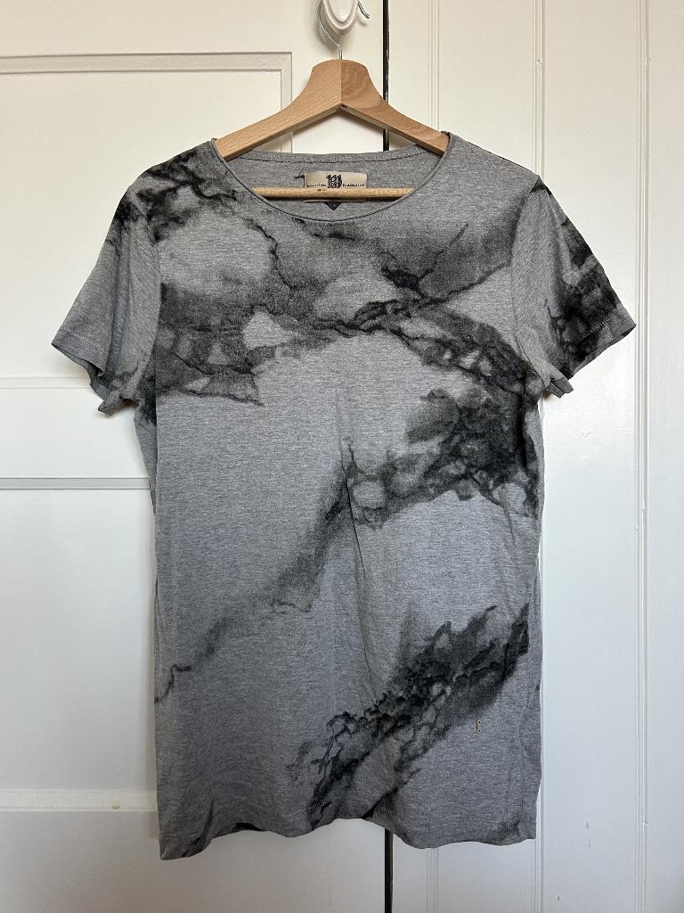 T-shirt Bertoni - mt S, Ophalen of Verzenden, Zo goed als nieuw, Grijs, Bertoni