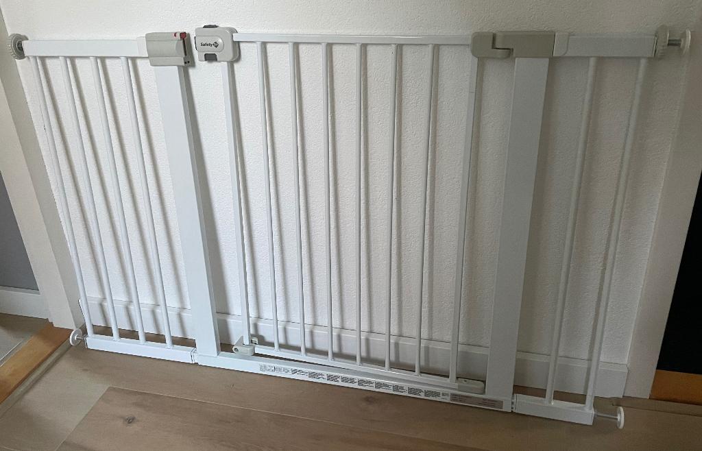 Traphek safety1st, Kinderen en Baby's, Traphekjes, Ophalen, Zo goed als nieuw, Metaal of IJzer, 115 cm of meer