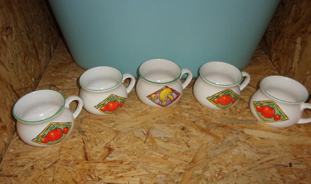 5 retro soepkommen soepkop soep kom kop tomaat champignon, Gebruikt, Ophalen of Verzenden, Kom(men), Overige stijlen