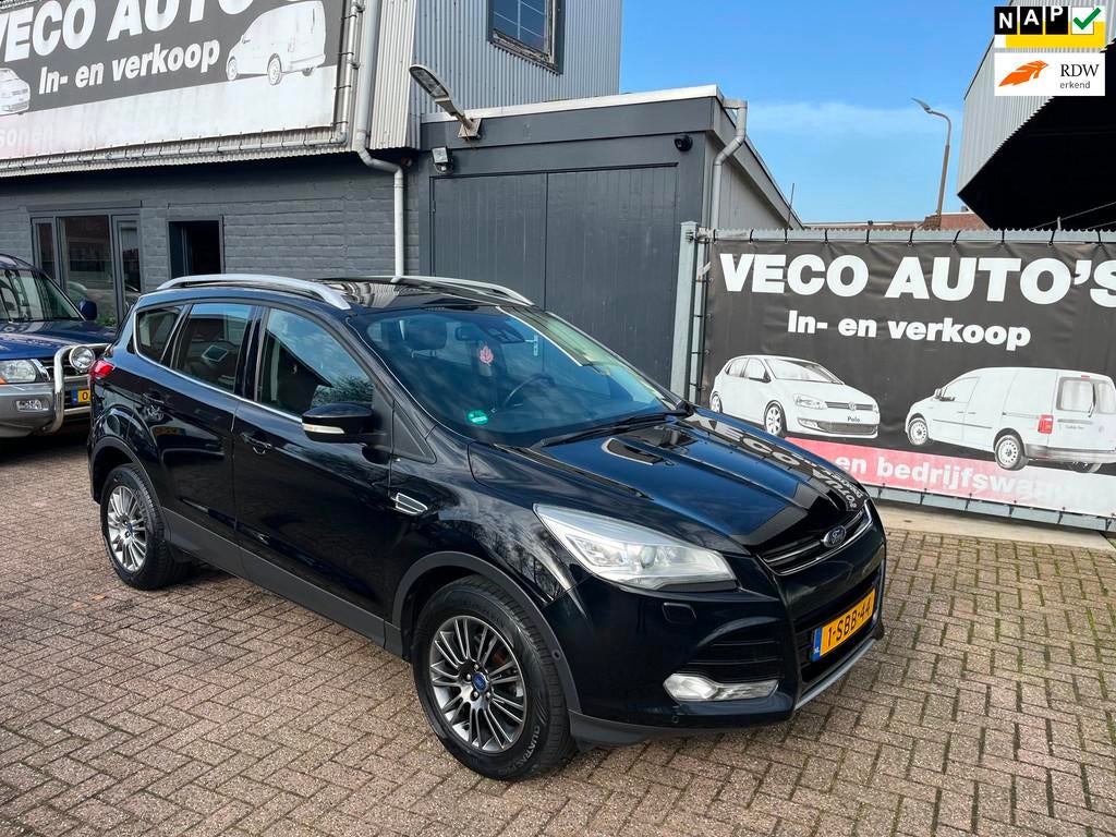 Ford Kuga 1.6 Titanium pano navi pdc xenon nette auto, Voorwielaandrijving, 15 km/l, Gebruikt, Zwart
