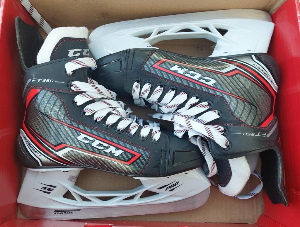 Ijshockey schaatsen CCM maat 38 zwart rood, Ophalen, Gebruikt, Schaatsen
