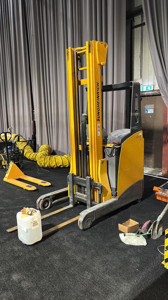 reachtruck Jungheinrich ETV 112 – 100% batterij – 6930 uur, 1000 tot 2000 kg, Ophalen, Elektrisch, Reachtruck