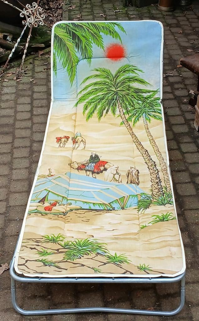 Vintage opvouwbaar ligbed met woestijnprint, Ophalen of Verzenden, Gebruikt, Campingstoel