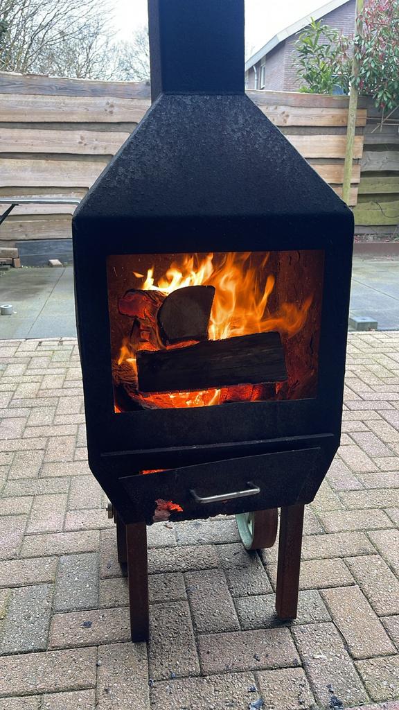 Vintage tuinkachel op wielen - Gebruikte staat, Tuin en Terras, Ophalen of Verzenden, Gebruikt