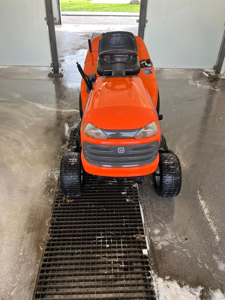Husqvarna CTH 151 Zitmaaier - Betrouwbaar en Werkt Goed, Ophalen, Gebruikt, Opvangbak, 90 tot 120 cm