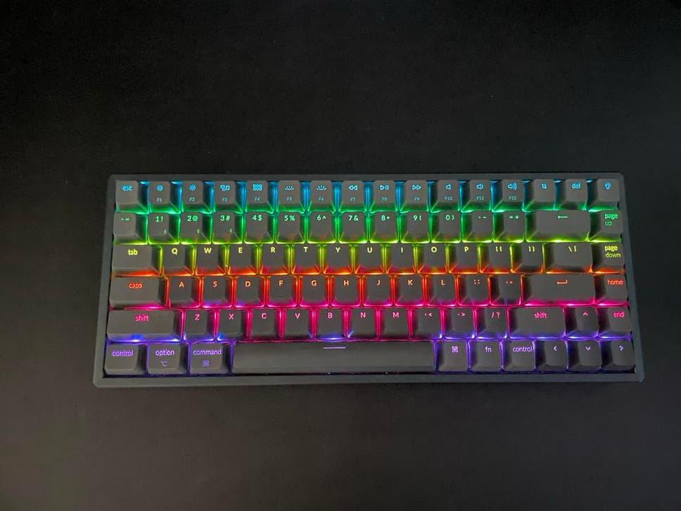 Keychron K2 v2 (rgb) mechanical keyboard + keycaps, Computers en Software, Toetsenborden, Ophalen of Verzenden, Qwerty, Zo goed als nieuw
