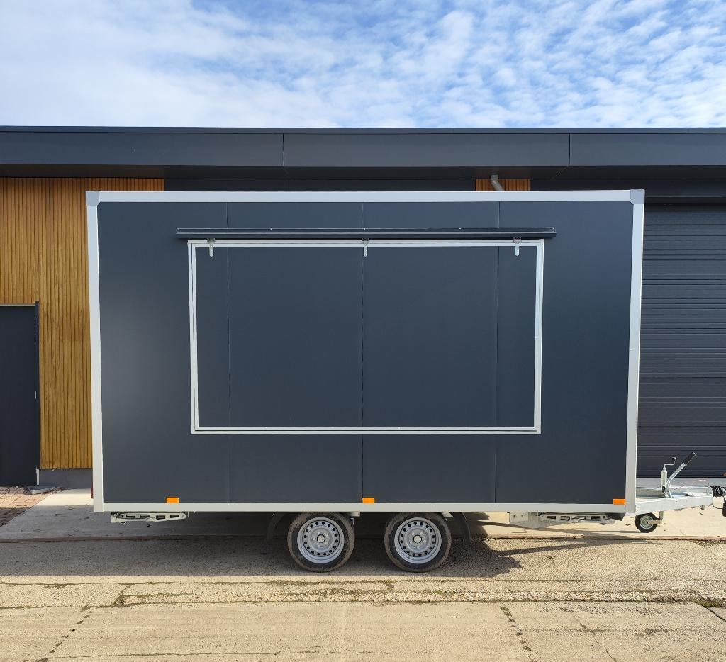 Snackwagen Frietwagen Foodtruck Verkoopwagen 4m x 2m 2700kg, Zakelijke goederen, Ophalen, Snacks