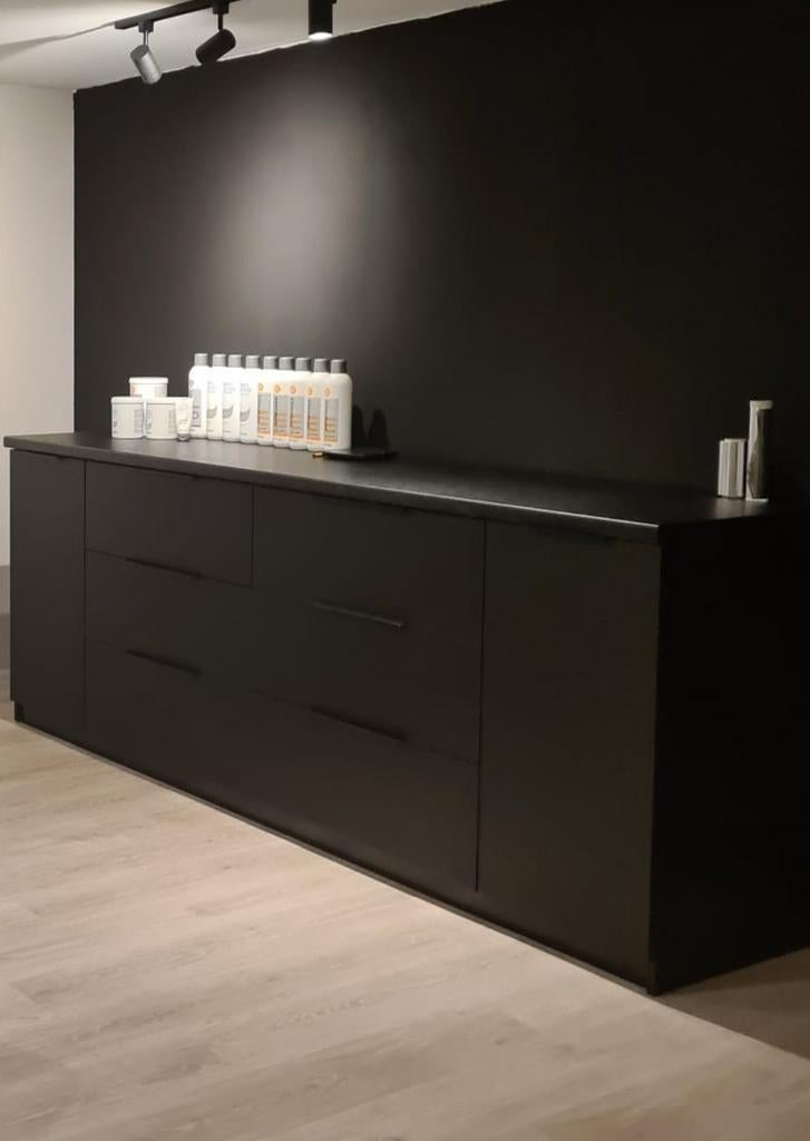 Zwarte keuken / dressoir / kapsalon interieur, Huis en Inrichting, Ophalen, Zo goed als nieuw, 200 cm of meer, Minder dan 100 cm