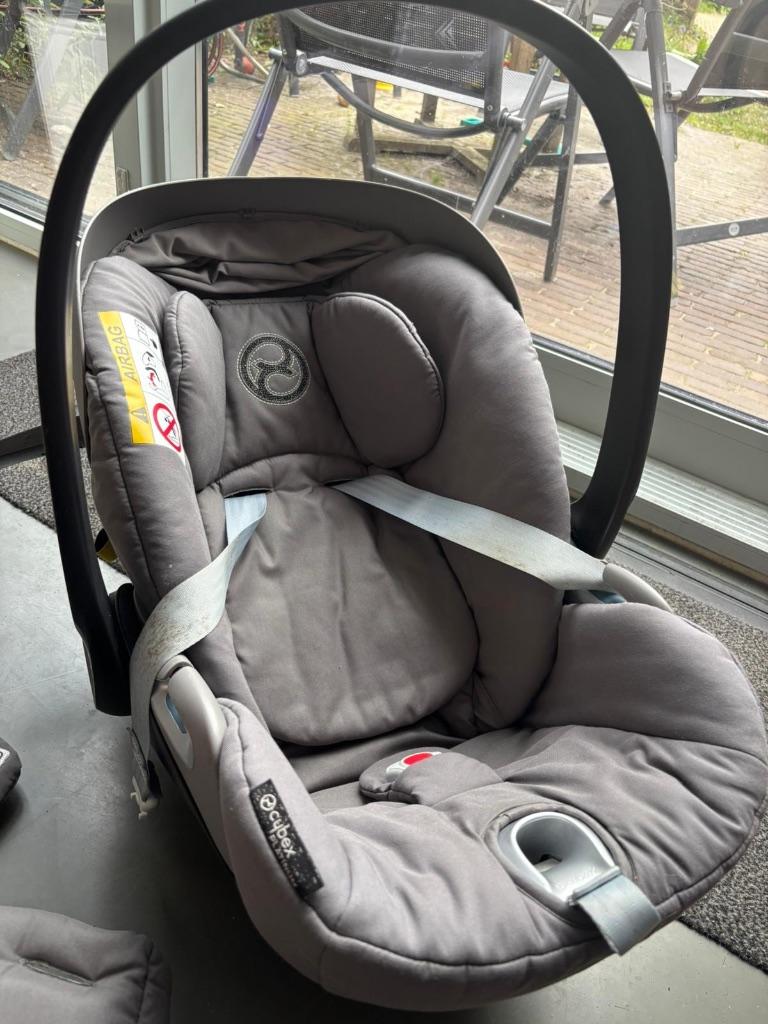 Cybex i-cloud en i-size met isofix base, incl newborn inlay, Kinderen en Baby's, Autostoeltjes, Verstelbare rugleuning, Gebruikt