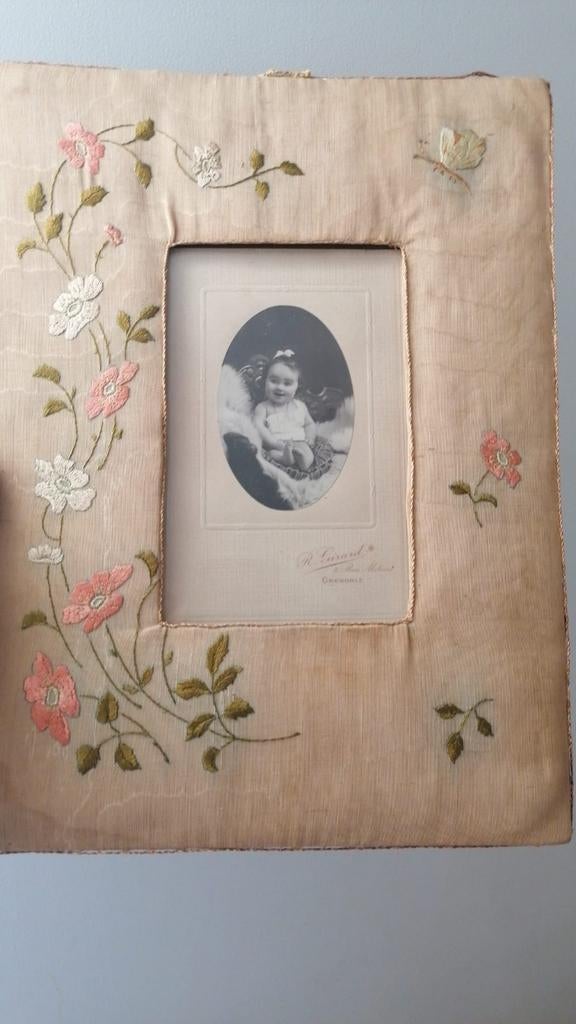 Zijden fotolijst uit Parijs, Antiek en Kunst, Ophalen of Verzenden