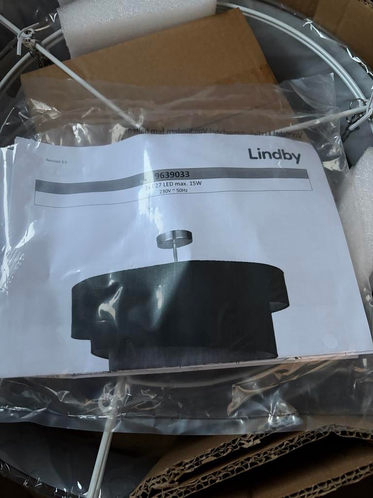 Nieuwe bruine hanglamp - Lindby, 3x E27 LED max. 15W, Huis en Inrichting, Lampen | Hanglampen, Ophalen of Verzenden, Nieuw, Stof