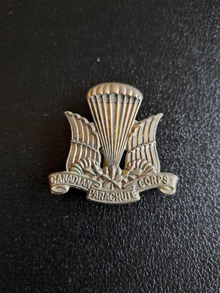 Canadees Para baret embleem WW2, Verzamelen, Ophalen of Verzenden, Landmacht, Nederland, Embleem of Badge
