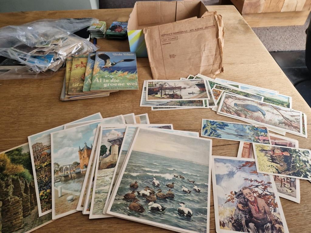 Verzameling antieke verzamelplaatjes en albums, Ophalen of Verzenden