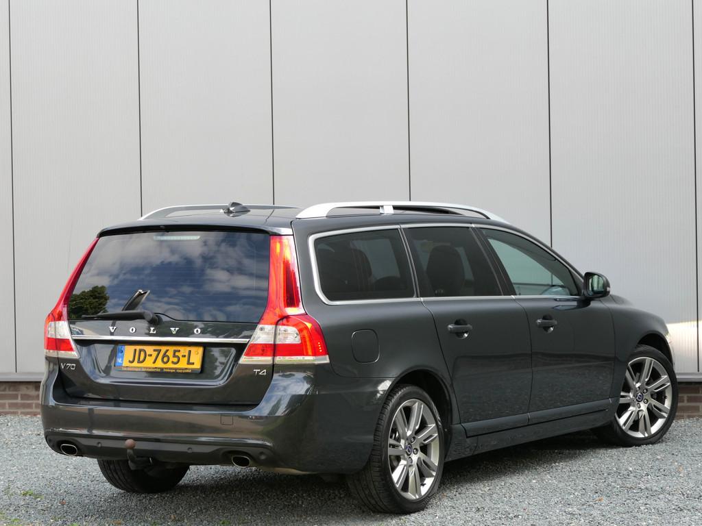Volvo V70 2.0 T4 AUT Inscription Edition Schuifdak / Trekhaa, Gebruikt, Euro 6, 1969 cc, Lichtsensor