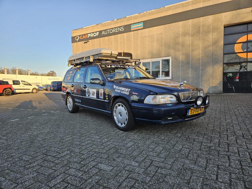 Volvo V70 2.5-20V Luxury-Line (bj 1997, automaat), Auto's, Oldtimers, Stoelverwarming, Blauw, Origineel Nederlands, 2435 cc