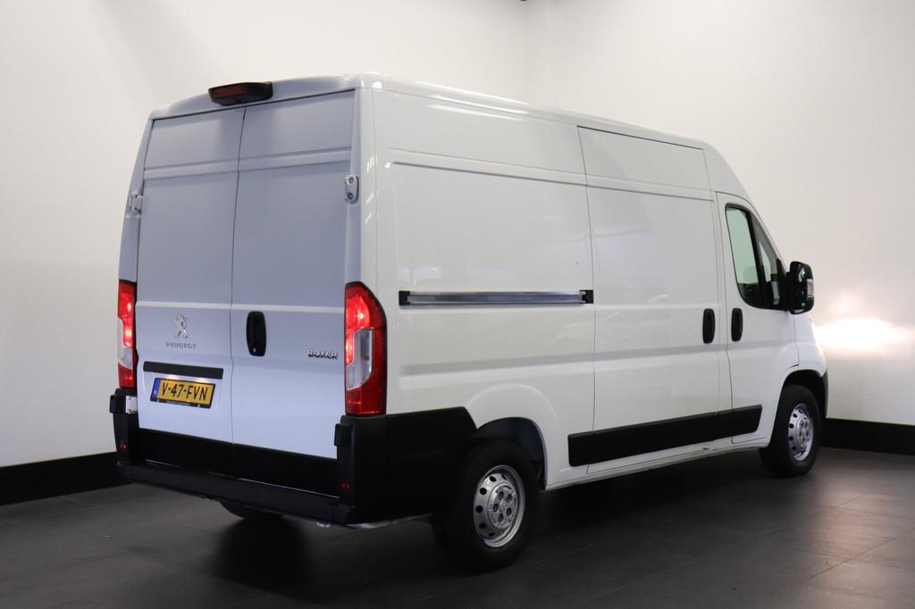Peugeot Boxer 2.2 BlueHDi L2H2 140PK - EURO 6 - Airco - Navi, Voorwielaandrijving, Stof, Gebruikt, 4 cilinders