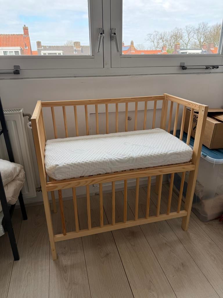 Co-sleeper incl. matras en beddengoed, Ophalen, Zo goed als nieuw, Wieg