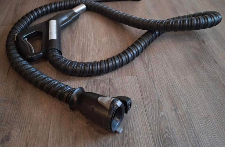 Rainbow Black Electroslang, 2 meter, zgan, Ophalen, Zo goed als nieuw