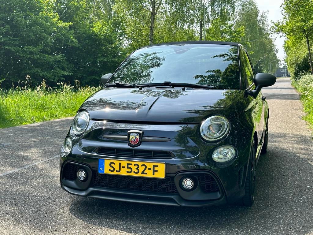 Fiat 500 cabrio 1.4 T-jet Abarth AUT 2017 Zwart, Auto's, Zwart, 4 cilinders, Cabriolet, Zwart