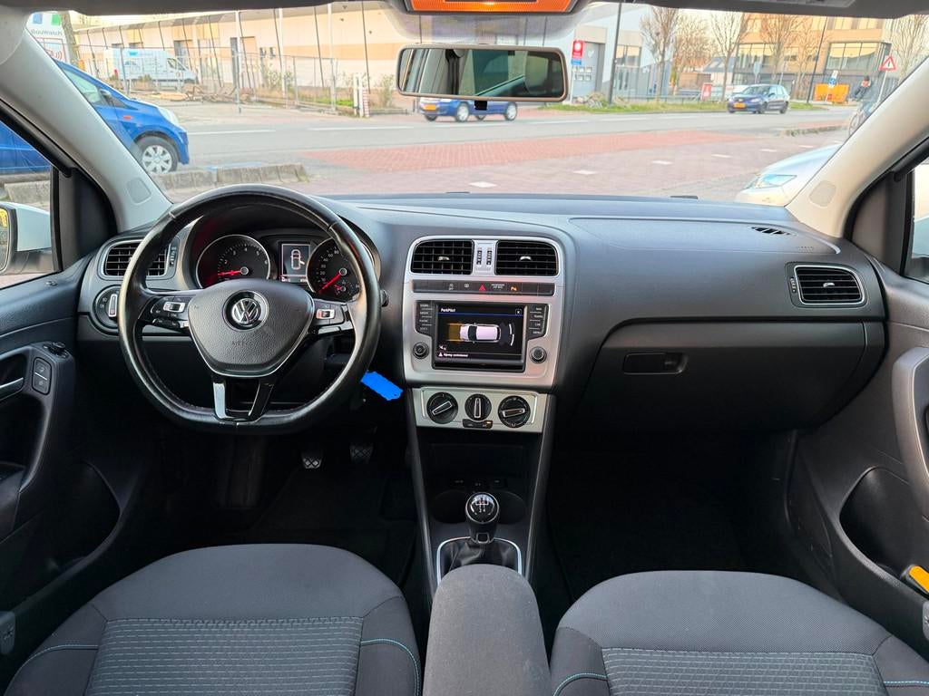 Volkswagen Polo 1.0 BlueMotion Airco|Cruise|NAV|Carplay|NAP, Voorwielaandrijving, 12 maanden, 95 pk, Wit