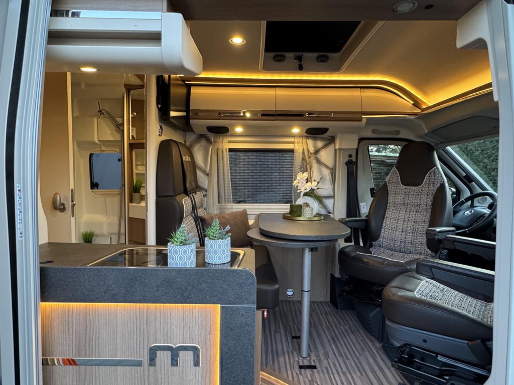 Malibu Van Comfort Coupé 640 LE "CHARMING" FAMILY FOR 4 Hef, Automaat, Buscamper of Camperbus, Ringverwarming, Malibu