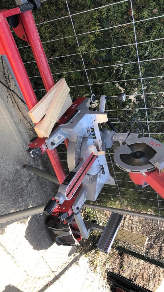 Milwaukee afkorter met degelijk onderstel, Ophalen, 70 mm of meer, Zo goed als nieuw, Afkortzaag