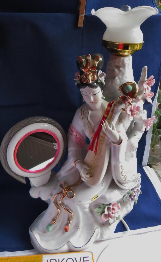 CHINESE KITSCH LAMP * Porselein *, Antiek en Kunst, Antiek | Lampen, Ophalen of Verzenden